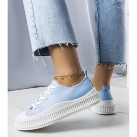 Zapatillas azules con plataforma de Parmentier 2