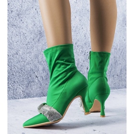 Botas verdes decoradas con pedrería Caisse 1