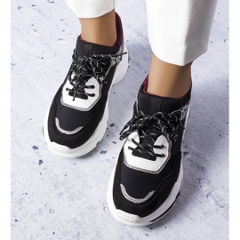 Zapatillas deportivas negras decoradas con inserciones de Savard. negro 2