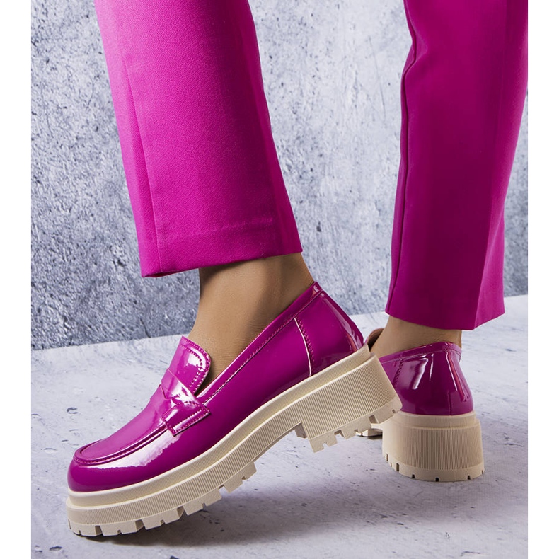Zapatos de charol rosa de Phaneuf 1