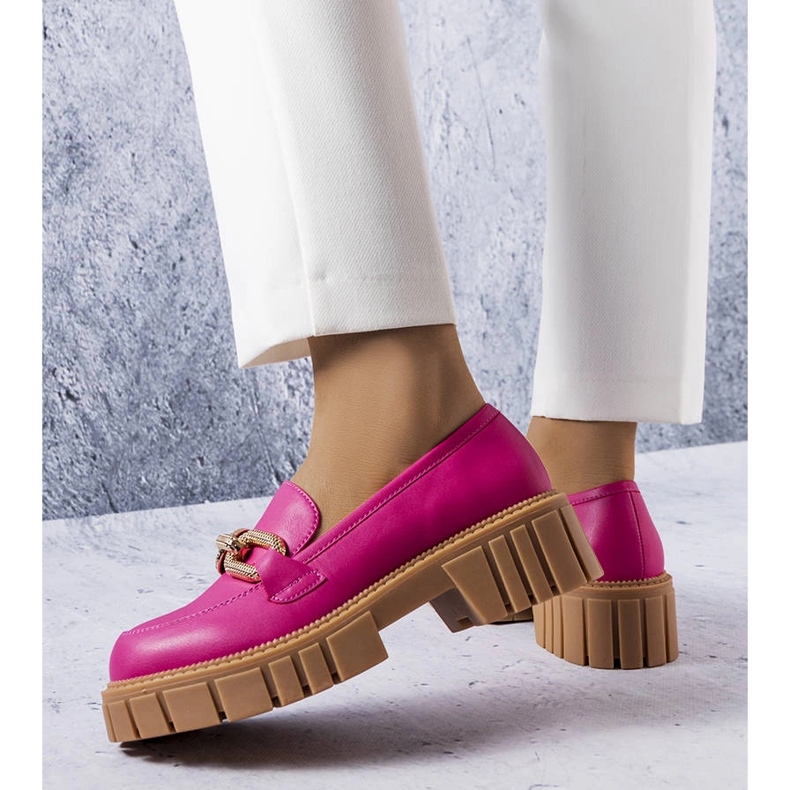 Zapatos brogue rosas con adornos dorados de Adriney 1