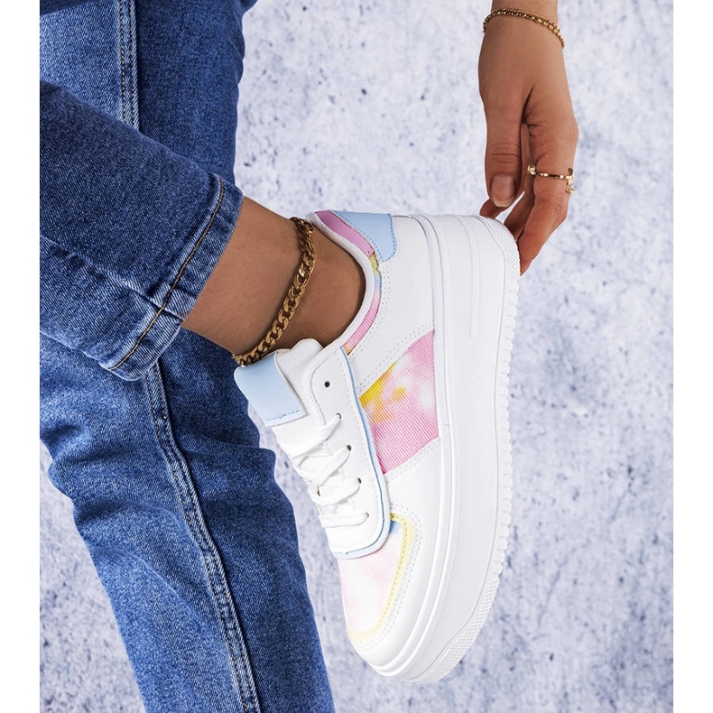 Zapatos de plataforma blancos y azules de Heloise. 1