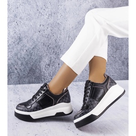 Zapatillas negras decoradas con el monograma Grandbois negro 1