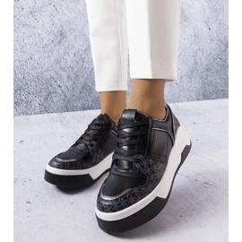Zapatillas negras decoradas con el monograma Grandbois negro 2