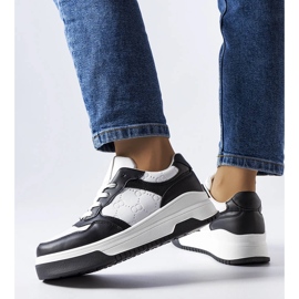 Deportivas negras decoradas con grabado Paré negro 1