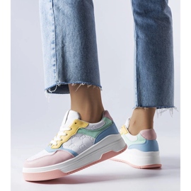 Deportivas rosas decoradas con relieve Paré 1