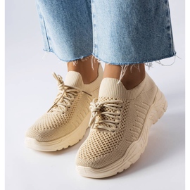 Zapatillas beige con parte superior flexible de Gois 2