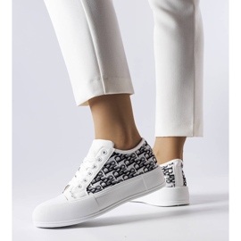 Zapatillas blancas con estampado negro de Marquis blanco 1