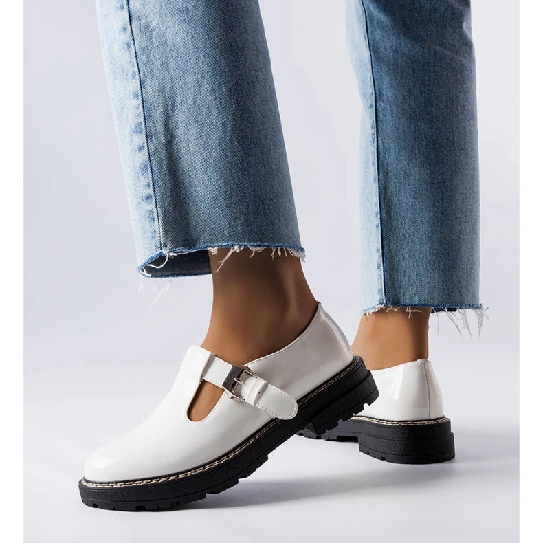 Zapatos lacados blancos Vaden 1