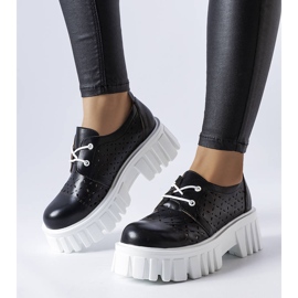 Zapatos masivos calados negros de Camus 1 Zapatos masivos calados negros de Camus 1