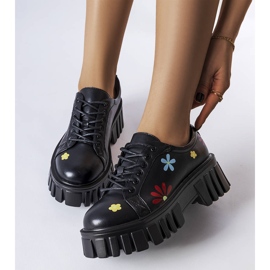 Zapatos brogue negros decorados con flores Géminis 1