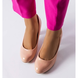 Zapatos de tacón de charol rosa de Burkett rosado 2