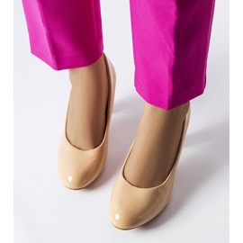 BM Zapatos de salón en charol beige de Burkett 2
