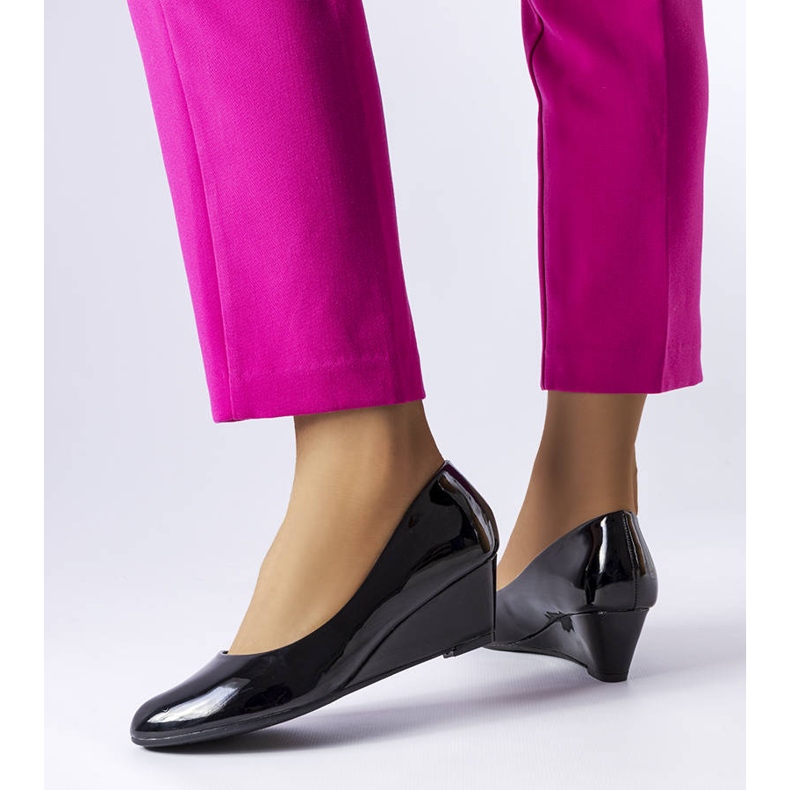 Bombas de cuña de charol de Casgra negro 1