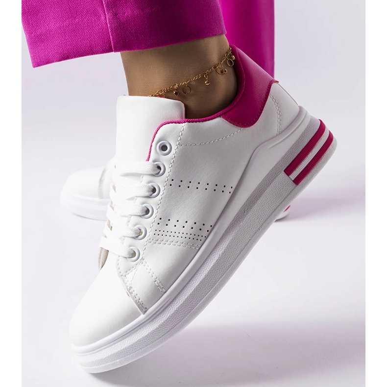 Zapatillas blancas con un toque rosa de Davisson blanco 1 Zapatillas blancas con un toque rosa de Davisson blanco 1