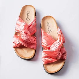 Pantuflas rosas decoradas con tejido Fresne rosado 2