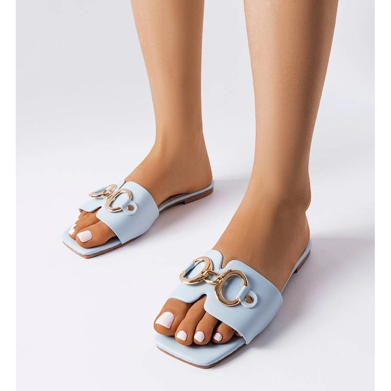 Chanclas elegantes azules con cadena de Corbin 1