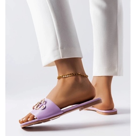 Chanclas moradas elegantes con cadena de Corbin púrpura 1