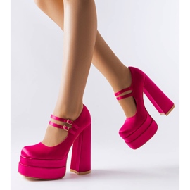 Zapatos de tacón rosa de Gabriel. rosado 2
