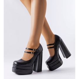 Zapatos negros de tacón alto de Chouinard 1