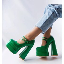 Zapatos de tacón verdes de Chouinard 1