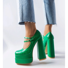 Zapatos de tacón verdes de Chouinard 2