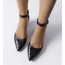 Zapatos de tacón en bloque negros de Laliberté 2