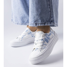 Zapatillas blancas con un toque azul de Blais blanco 1 Zapatillas blancas con un toque azul de Blais blanco 1