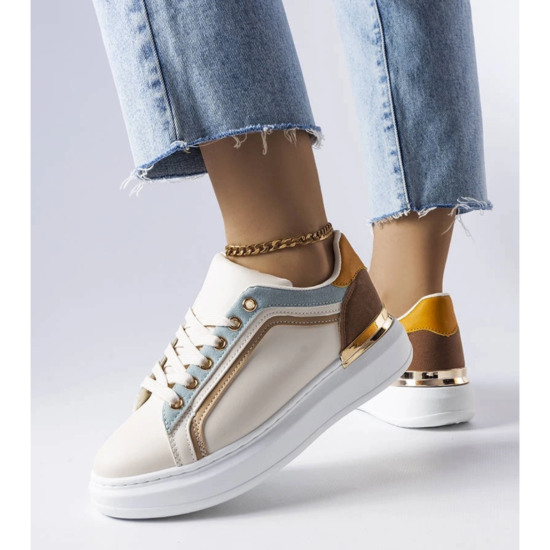 Zapatillas beige con suela gruesa de Soucy 1