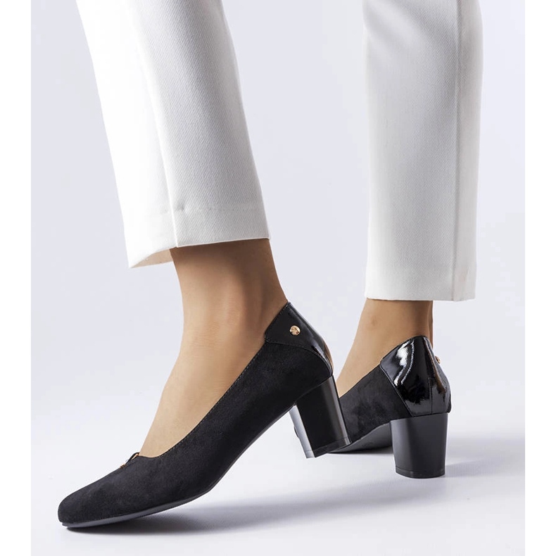 Elegantes zapatos negros de Vinceza 1