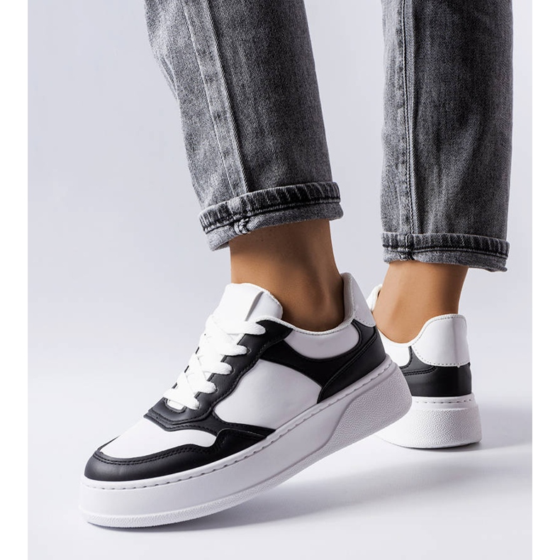 Botas negras y blancas con una suela más gruesa de Baron blanco 1