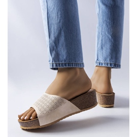 Sandalias de cuña caladas beige de Bourque 1 Sandalias de cuña caladas beige de Bourque 1