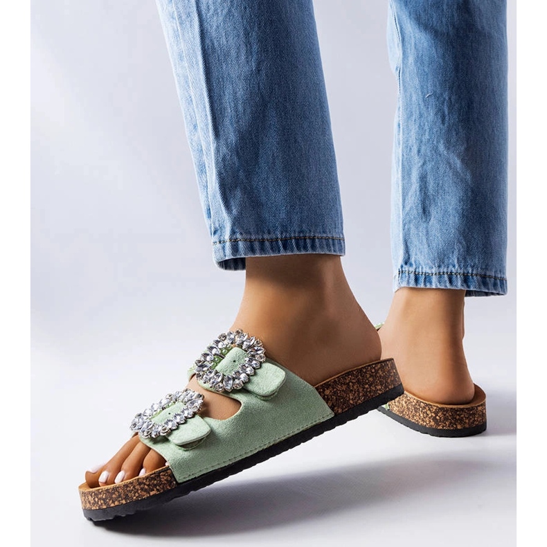 Chanclas verdes decoradas con pedrería Racine 1