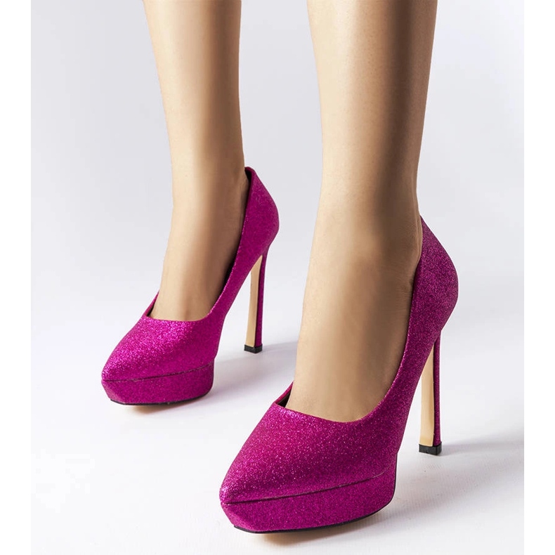 Zapatos de salón con purpurina rosa de Proulx. 1