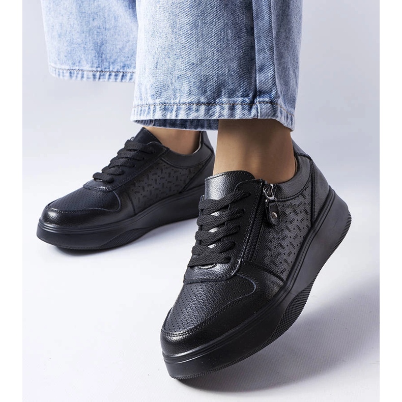 Zapatos de piel negros decorados con una cremallera Jezzi 1 Zapatos de piel negros decorados con una cremallera Jezzi 1