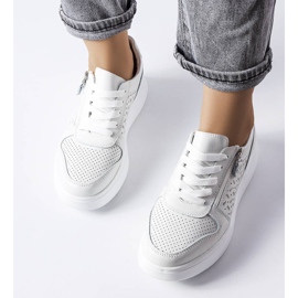 Zapatos de piel blanca decorados con una cremallera Jezzi blanco 2