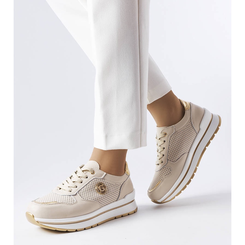 Zapatos de piel calados beige de Talbot 2 Zapatos de piel calados beige de Talbot 2