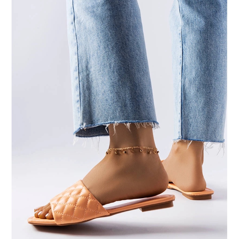 Pantuflas acolchadas naranjas de Labrie 2 Pantuflas acolchadas naranjas de Labrie 2