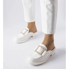 Chanclas blancas con puntera integrada de Columbus blanco 1