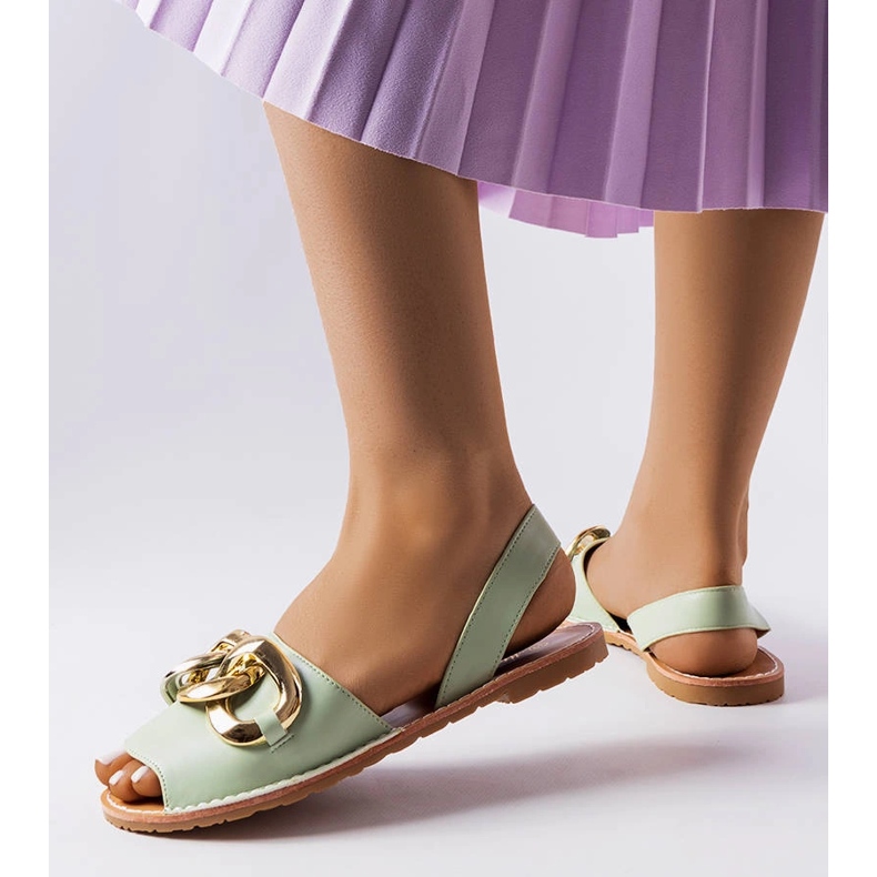 Sandalias verdes decoradas con cadena Germaine 1