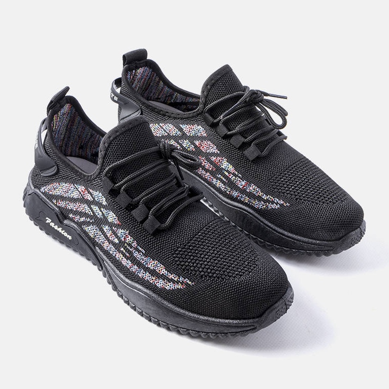 Zapatillas negras de hombre de James. negro 1