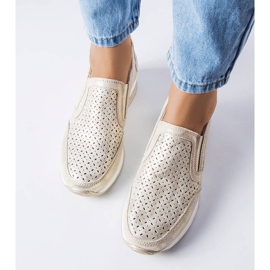 Zapatillas con cuña caladas doradas de Vernon dorado 2