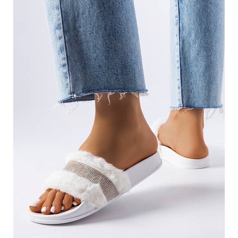 Chanclas pelo blanco con circonitas de Carrito 1