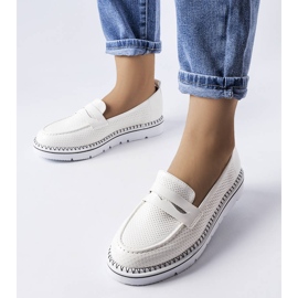 Zapatos perforados blancos de Bloomsburg 1