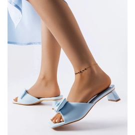 Sandalias tacón azul roble con lazo 1