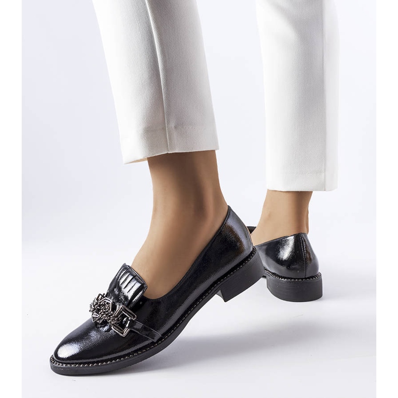 Zapatos lacados en negro butternut 1