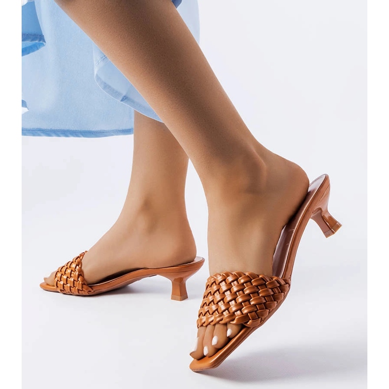 Sandalias marrones de tacón bajo de Burbank marrón 2 Sandalias marrones de tacón bajo de Burbank marrón 2