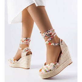 Alpargatas con cuña floral Larivière beige 1 Alpargatas con cuña floral Larivière beige 1
