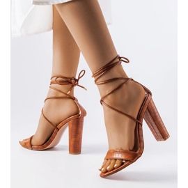 Sandalias con cordones marrones de Aceline marrón 1