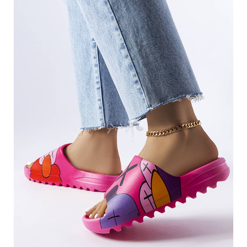 Chanclas rosa oscuro con estampados 2